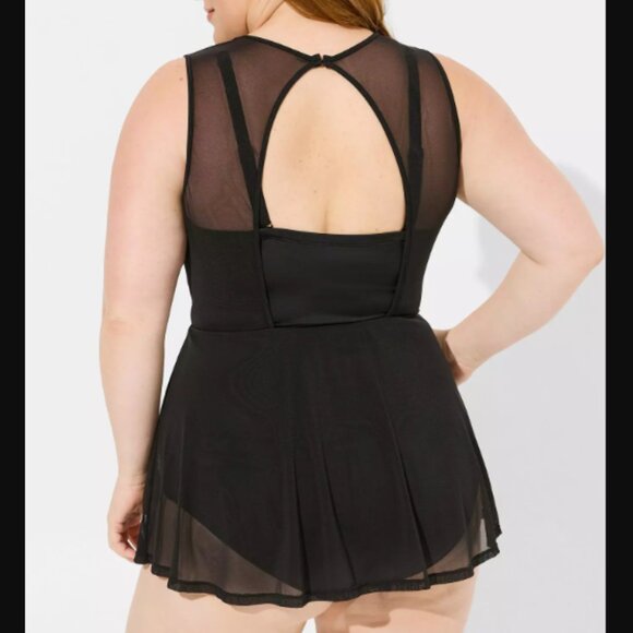 Torrid 2X D/DD Underwire Long Mesh Overlay Swim Dress With Brief - Picture 11 of 11